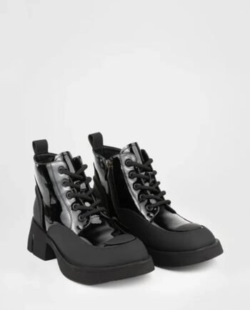 Lace-up boots in black